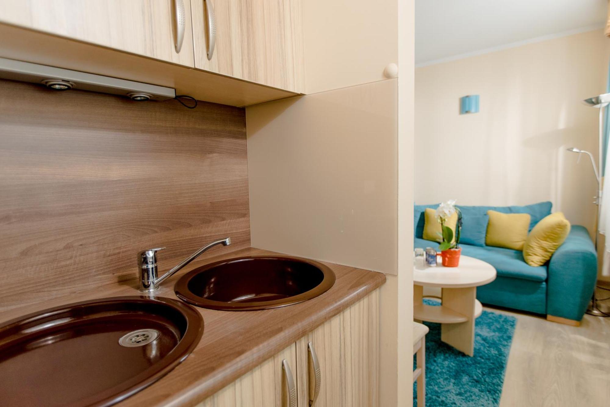 Standard Suite,1773758599:JPEG
